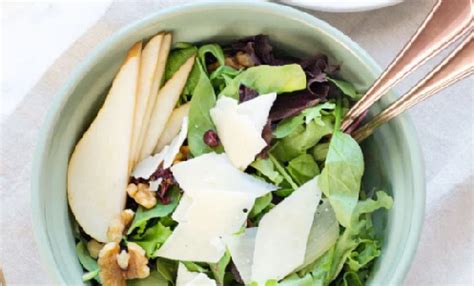 Pear Walnut Salad | Easy Home Meals