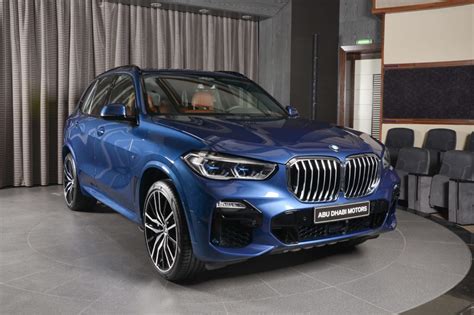 New 2019 BMW X5 50i looks great in Phytonic Blue