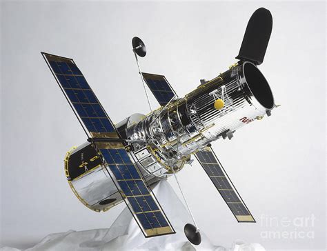 Model Of Hubble Space Telescope Photograph by Dorling Kindersley