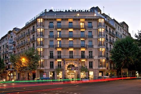 The heterofriendly hotel in the gay district with a wonderful bar ...