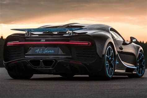 Bugatti Divo vs Chiron: What are the differences?