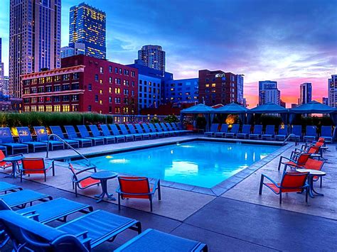 4 Hotels with Infinity Pool in Chicago - Isa's Guide 2024