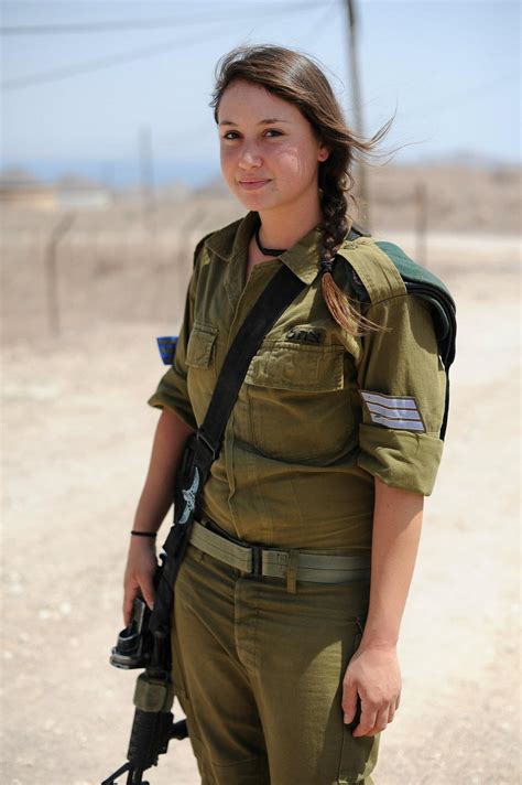 WOMEN OF THE IDF: Another cute Woman of the IDF