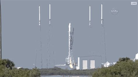 Relive SpaceX's rocket launch and landing in GIFs - The Verge