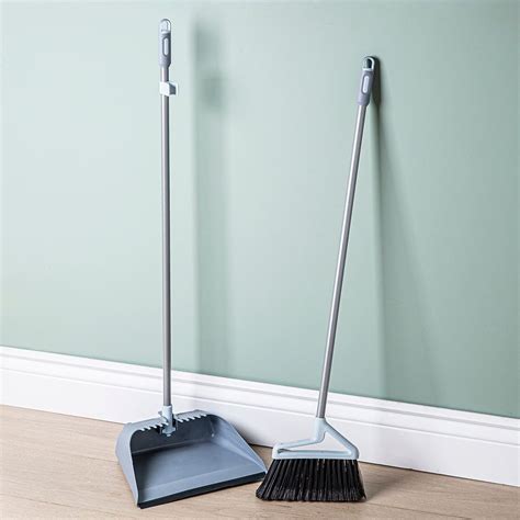 Casabella Eco-Friendly Upright Broom & Dustpan Set 36" | Kitchen Stuff Plus