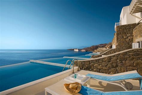 8 Unbelievable, Incredible Infinity Pools Photos - ABC News