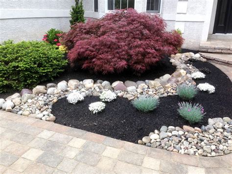 8 Landscaping Ideas—Mulch & Stone – Holly Days Nursery, Garden Center ...