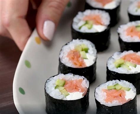 27 Best Philadelphia Roll Sushi Recipes