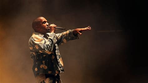 Prankster invades Kanye West stage at Glastonbury Festival | Fox News