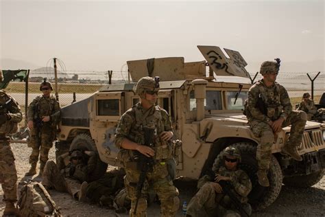 DVIDS - Images - 34th Infantry Division Soldiers support Kabul ...