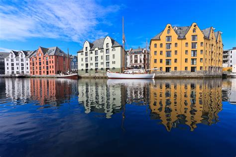 Alesund cruise port - Visit Alesund, Norway with Cunard