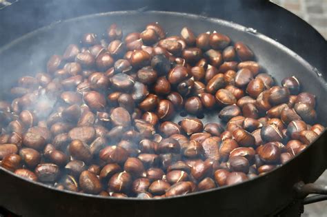 Recipe: Heisse Maronen or Roasted Chestnuts - StuttgartCitizen.com