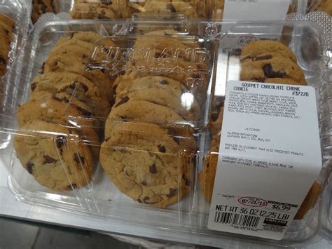 Costco’s Chocolate Chunk Cookies