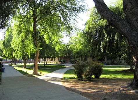 Reseda High School Class of 1977: Reseda Campus March 2007