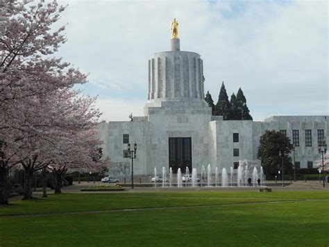 Oregon State Capitol Building - Salem, Oregon