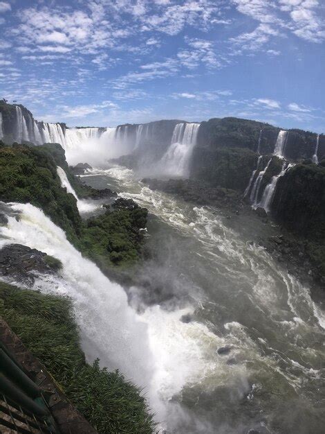 Premium Photo | Iguazu falls - brazil argentina