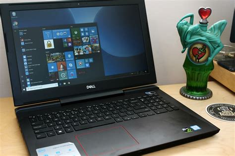 Dell-Inspirion-15-7000-Gaming-Laptop-Full-Front-Shot - VGU