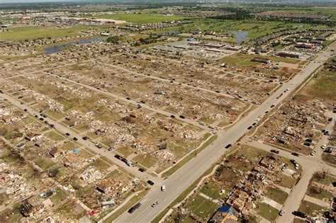 File:FEMA Aerial view of May 20, 2013 Moore, Oklahoma tornado damage ...