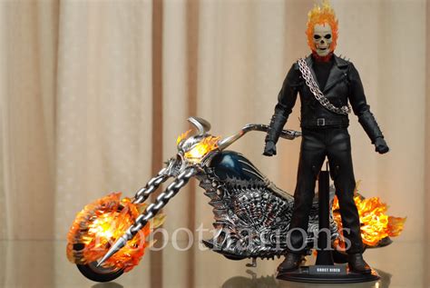 Robotnations: Hot Toys 1:6 Ghost Rider with Hellcycle MMS133