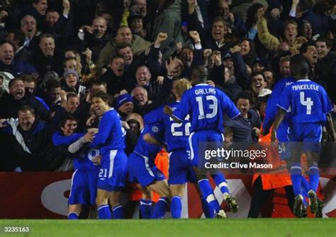 Wayne Bridge Chelsea Photos and Premium High Res Pictures - Getty Images