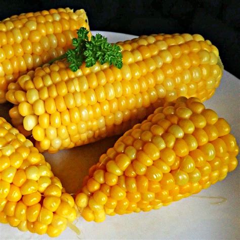 Cooking Corn in the Microwave - Silk Free Corn on The Cob - No Shucking