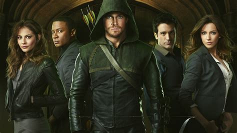 DAMN Good Coffee...and HOT!: ARROW Cast and Creators Discuss Mythos Changes