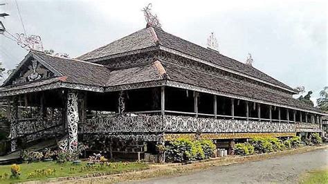 rumah-adat-kalimantan-timur-balik-papan – Pewarta Nusantara