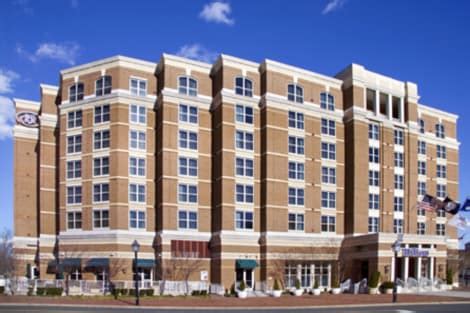 Hilton Garden Inn Alexandria Old Town National Harbor Hotel (Alexandria ...