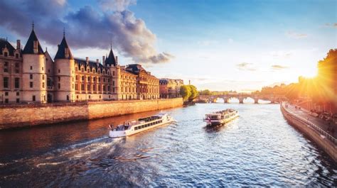 France in April: Weather, Tips and More | Bookmundi