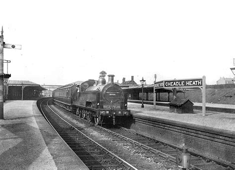 Disused Stations: Cheadle Heath Station