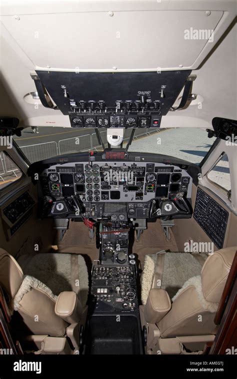 Beechcraft 1900, cockpit Farnborough Air Show 2006 Stock Photo - Alamy