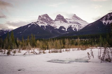 8 Awesome Winter Hikes in Canmore