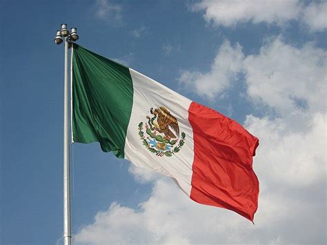 Mexican and Italian flag: differences and similarities