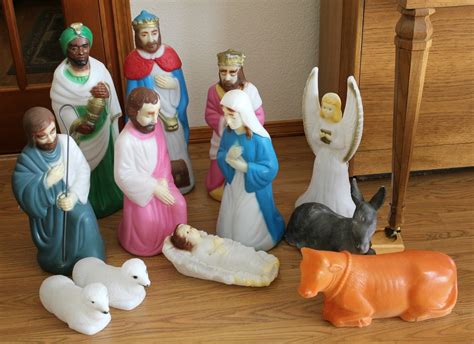 Vintage Empire Nativity Set Outdoor Light Up Blow Mold 12 Pc