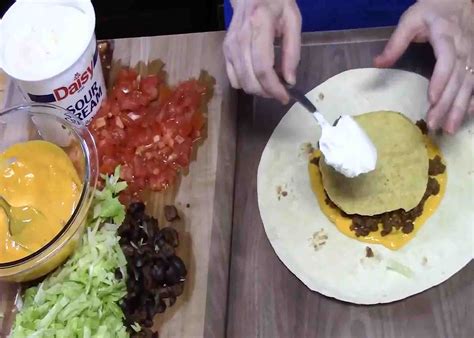 Easy Taco Bell Crunchwrap Recipe