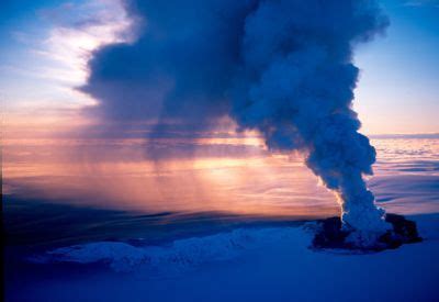 Iceland's Grimsvotn volcano erupting — Earth Changes — Sott.net