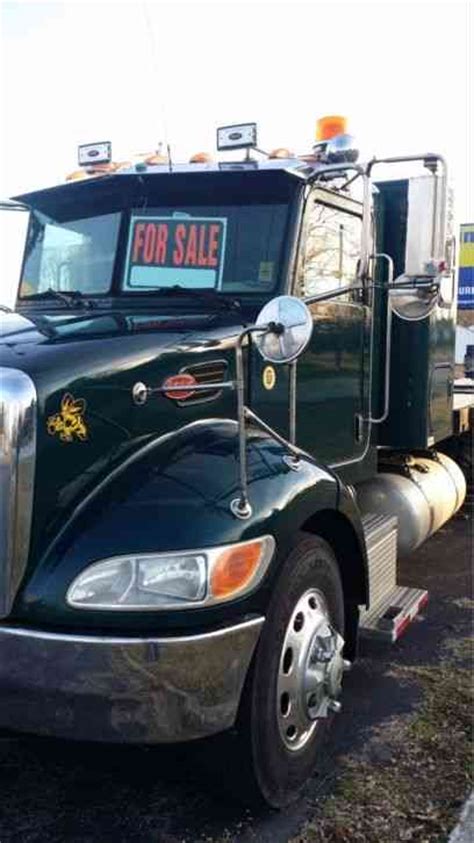 Peterbilt Peterbilt 335 (2006) : Flatbeds & Rollbacks