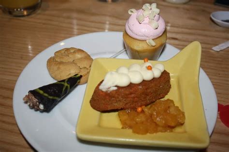 bacchanal-buffet-desserts - Any Tots