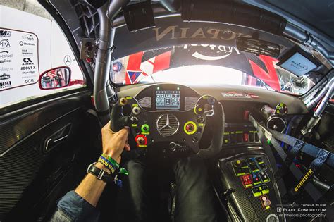 Mercedes AMG GT3 interior - [4526*3017][OC] : r/carporn