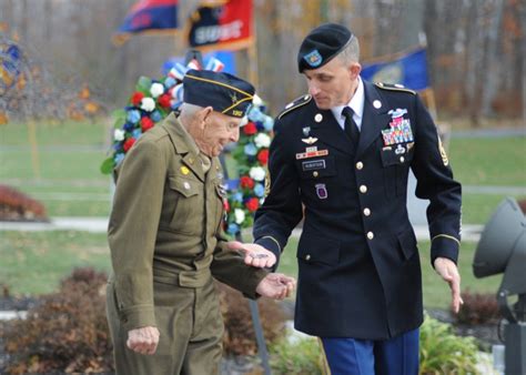 Veterans Day ceremony honors sacrifices, valor of service members ...