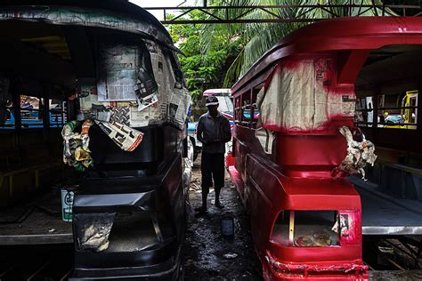 Philippine Jeepneys: Art on Wheels - Bloomberg Business