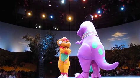 Full Complete HD Show: A Barney Holiday Christmas Show at Universal ...