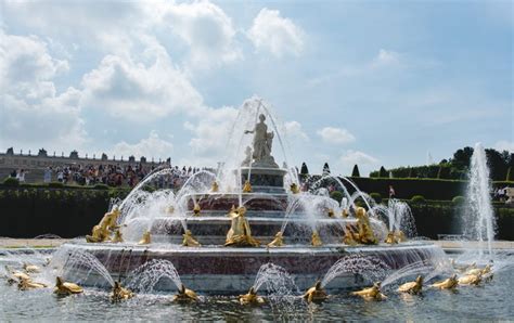 A Day Trip from Paris: Don't Miss the Musical Fountains at Versailles ...