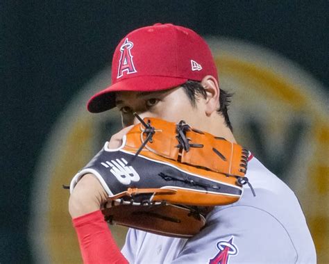 What Pros Wear: Shohei Ohtani's New Balance A2KSO17 Glove - What Pros Wear