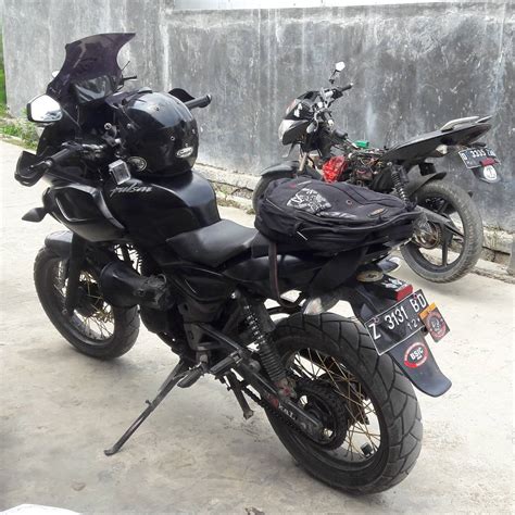 Modified Black Bajaj Pulsar 220 - Adventure - ModifiedX