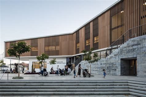 Gallery of Rehovot Community Center / Kimmel Eshkolot Architects - 1