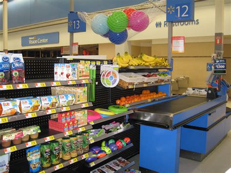 We love this healthy checkout aisle at a Wisconsin Walmart! Fresh fruit ...