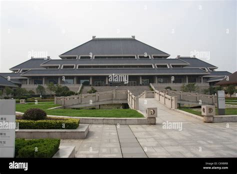 Wuhan china museum hi-res stock photography and images - Alamy