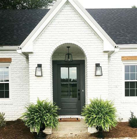 Beautiful modern farmhouse entrance | House exterior, Exterior brick ...