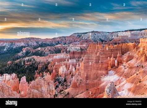 Sunrise at Sunrise Point in Bryce Canyon National Park in Utah Stock ...